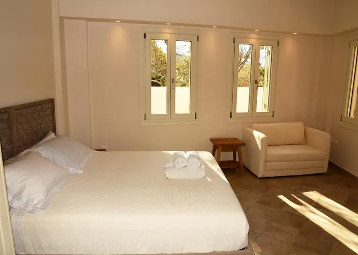 アパート Sea Senses Andros - A Beachfront Retreat ガブリオン