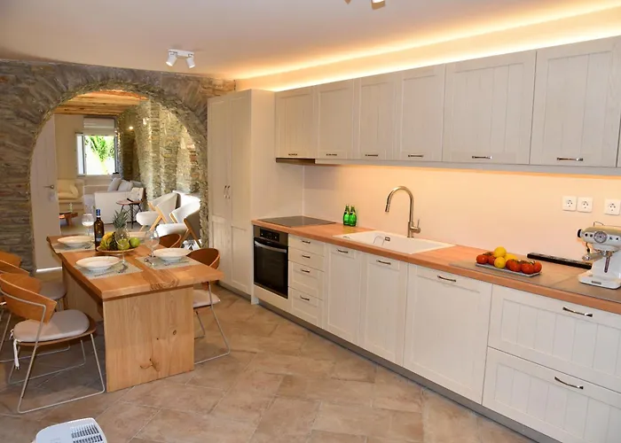 Sea Senses Andros - A Beachfront Retreat アパート